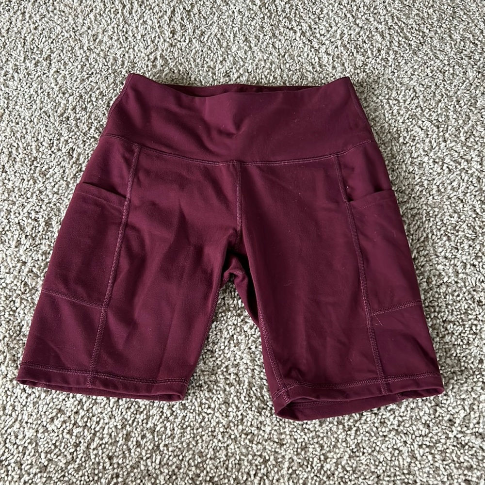Women’s Small Maroon Biker Shorts With Pockets